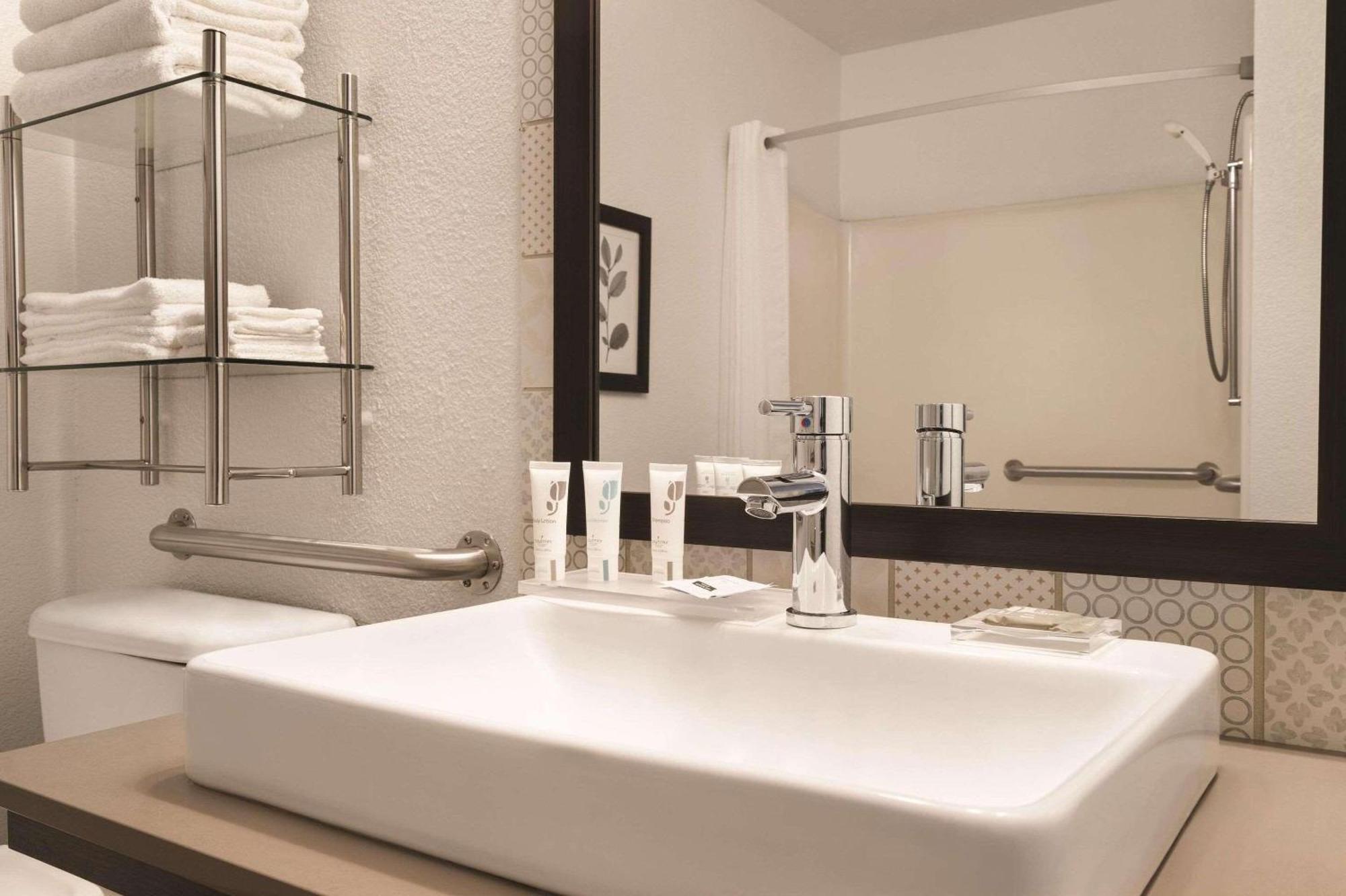 Country Inn & Suites By Radisson, Detroit Lakes, Mn Εξωτερικό φωτογραφία